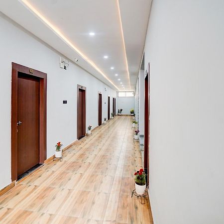 Hotel Vibe Blu- Варанасі Екстер'єр фото