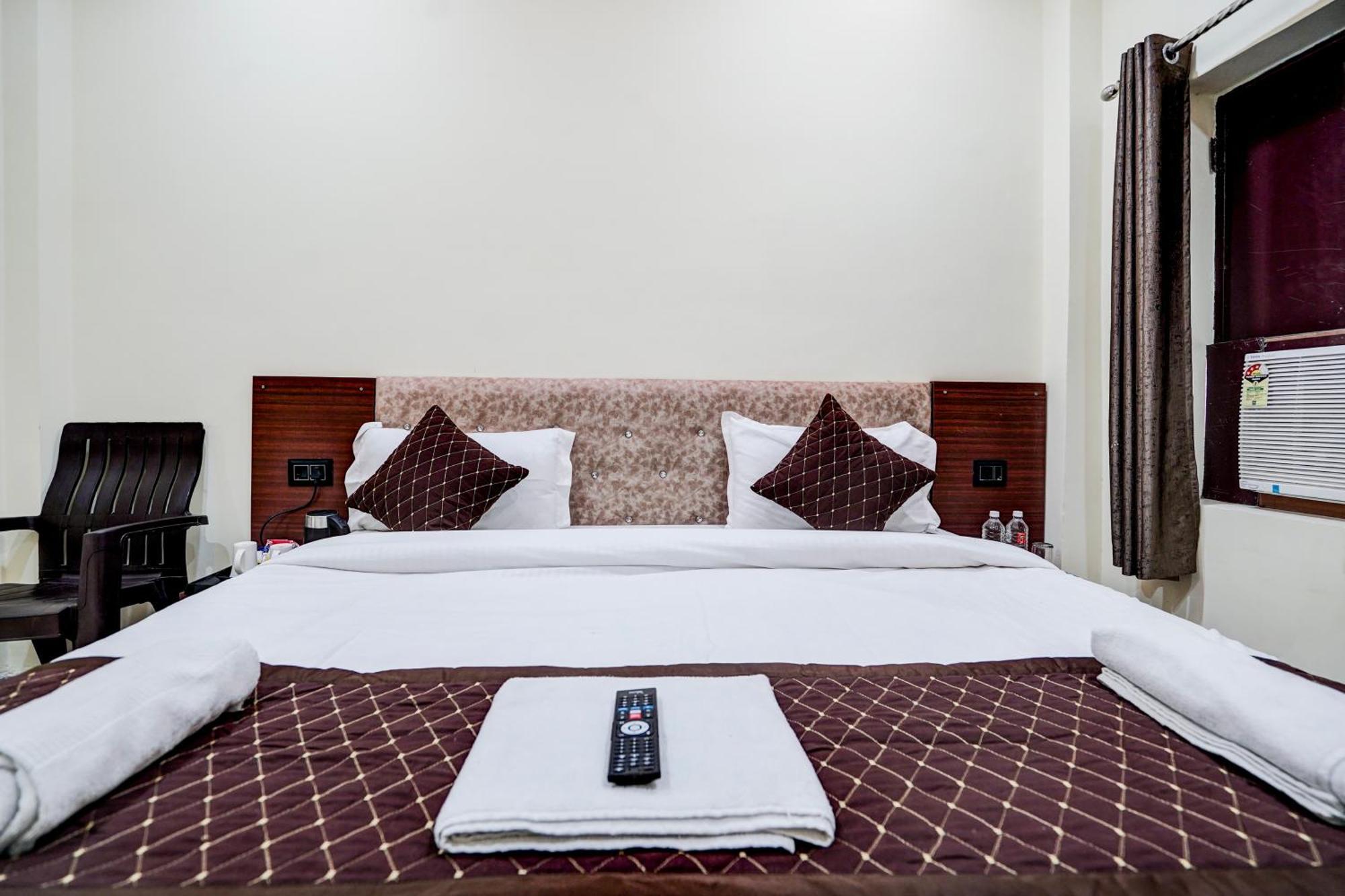 Hotel Vibe Blu- Варанасі Екстер'єр фото