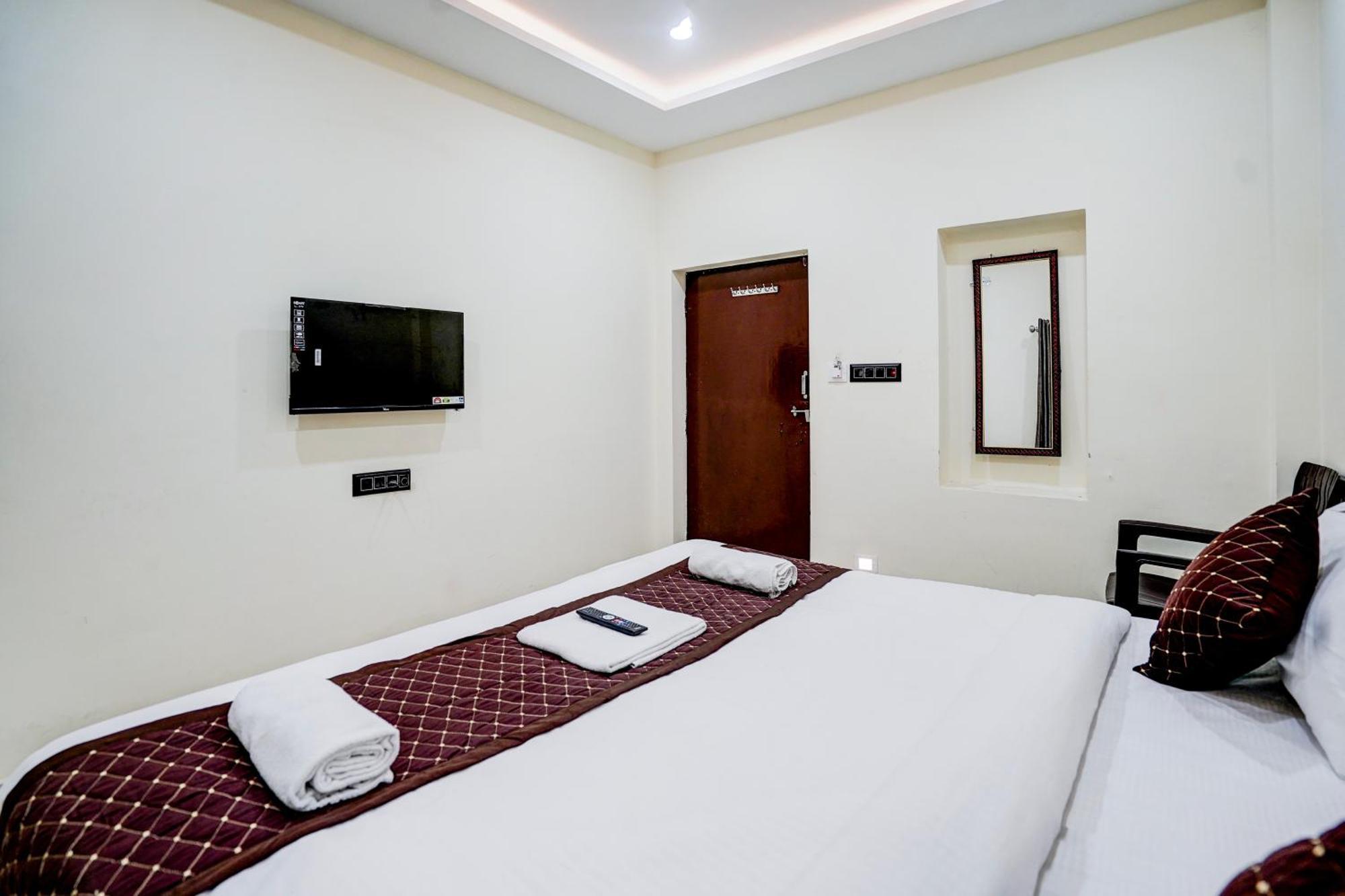 Hotel Vibe Blu- Варанасі Екстер'єр фото