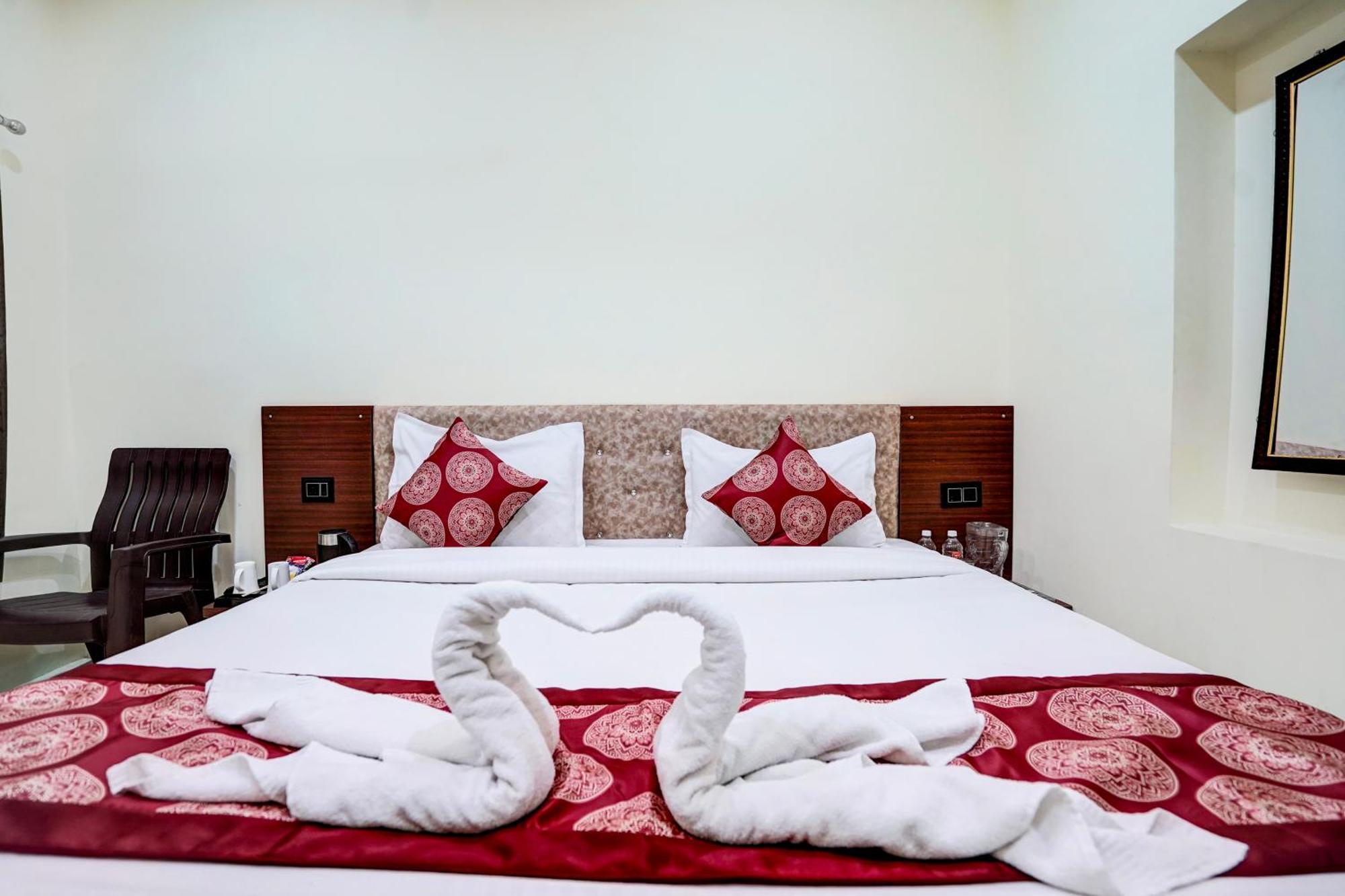 Hotel Vibe Blu- Варанасі Екстер'єр фото