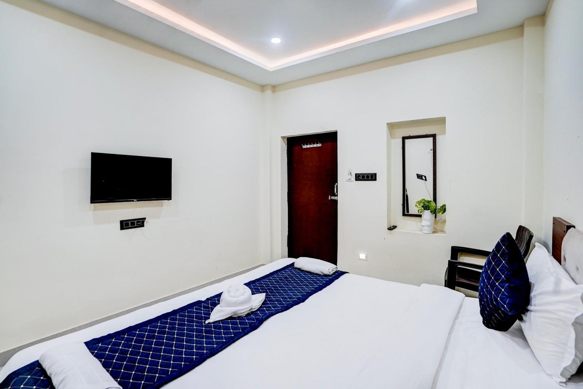 Hotel Vibe Blu- Варанасі Екстер'єр фото